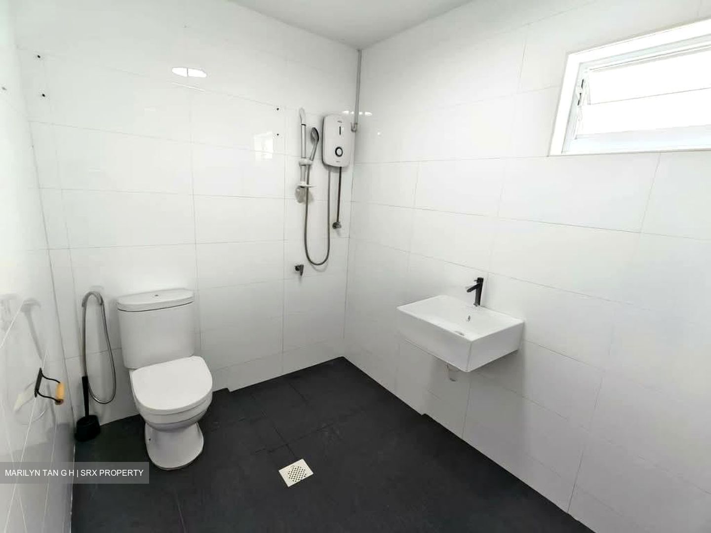 Jalan Sankam (D27), Semi-Detached #584304191